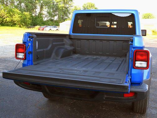 2024 Jeep Gladiator Nighthawk