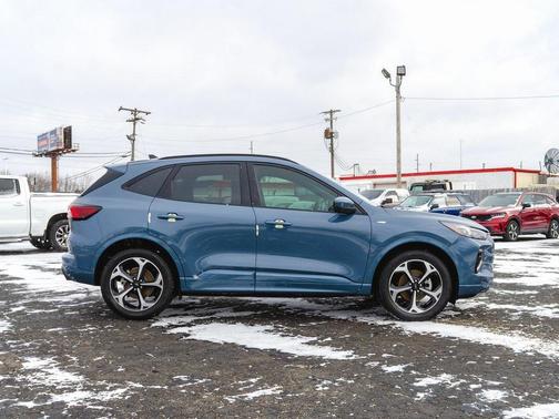 2023 Ford Escape ST-Line Elite