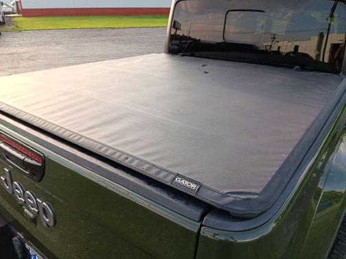 Sarge Green Clearcoat 2023 Jeep Gladiator Overland