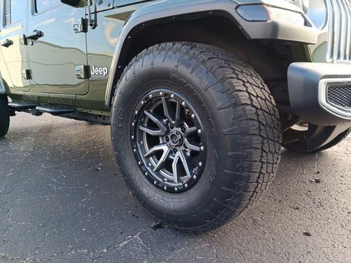 Sarge Green Clearcoat 2023 Jeep Gladiator Overland