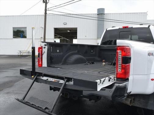 2023 Ford F-450 Lariat
