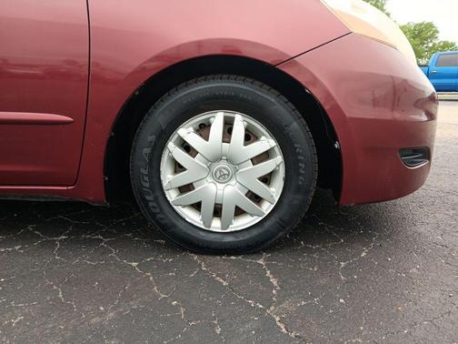 Salsa Red Pearl 2008 Toyota Sienna CE