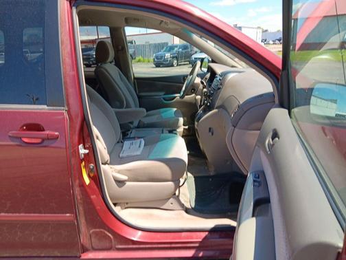 Salsa Red Pearl 2008 Toyota Sienna CE