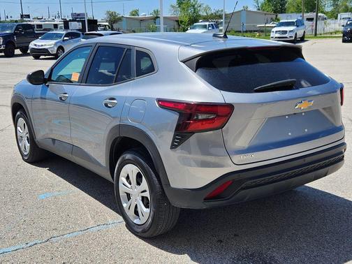 Sterling Gray Metallic 2024 Chevrolet Trax LS