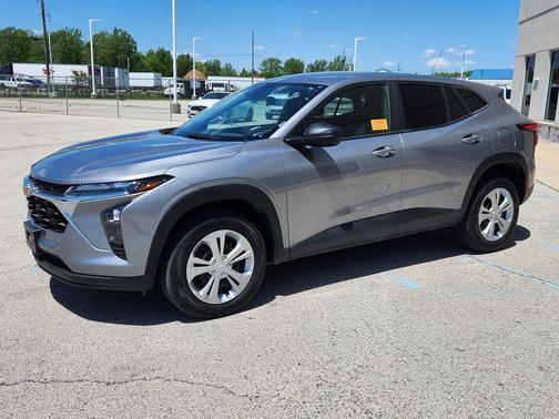 Sterling Gray Metallic 2024 Chevrolet Trax LS