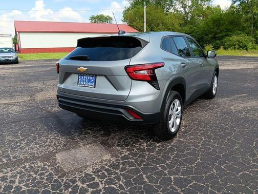 Sterling Gray Metallic 2024 Chevrolet Trax LS