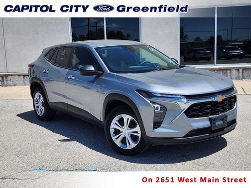 Sterling Gray Metallic 2024 Chevrolet Trax LS