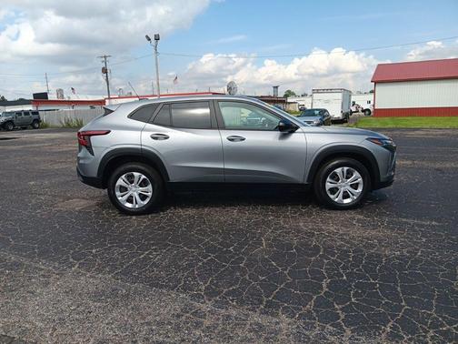 Sterling Gray Metallic 2024 Chevrolet Trax LS