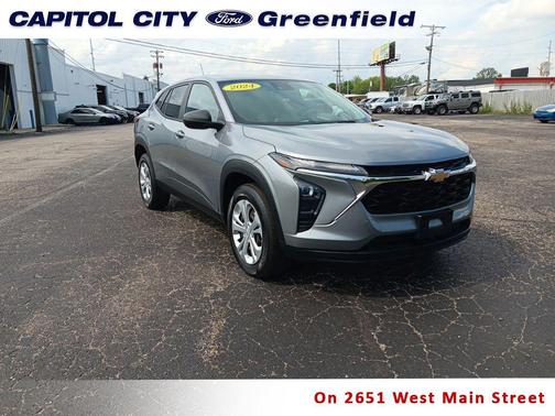 Sterling Gray Metallic 2024 Chevrolet Trax LS