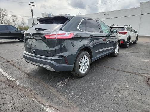 Forged Green Metallic 2023 Ford Edge SEL