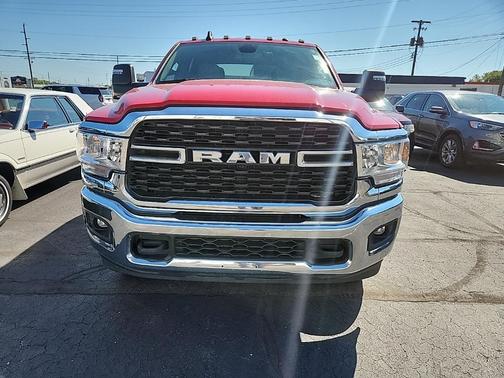 2024 RAM 3500 Big Horn Crew Cab 4x4 8' Box