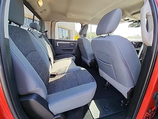 2019 RAM 1500 SLT