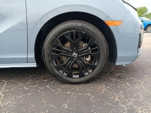 Sonic Gray Pearl 2025 Honda Odyssey Sport-L