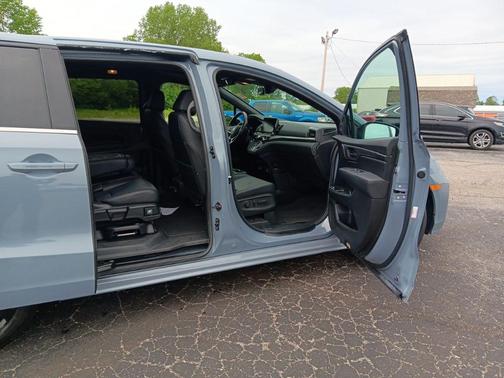 Sonic Gray Pearl 2025 Honda Odyssey Sport-L