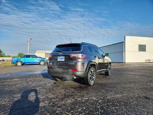 Granite Crystal Metallic Clearcoat 2022 Jeep Compass Limited