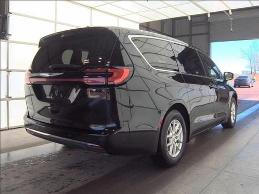 2025 Chrysler Pacifica L