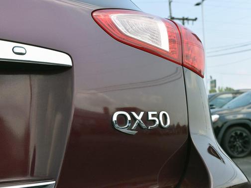 2016 INFINITI QX50 Base