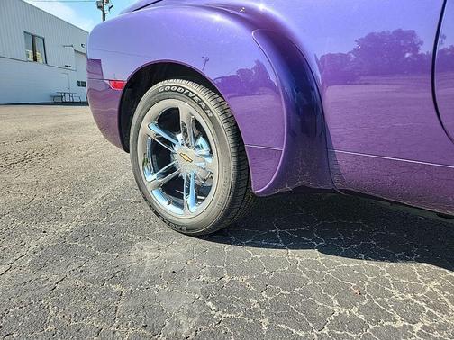 Ultra Violet Metallic 2004 Chevrolet SSR Base