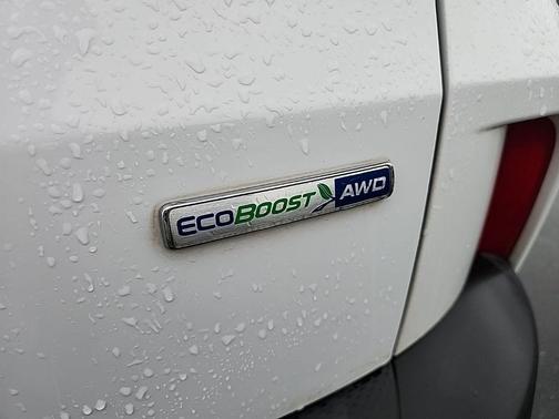 Oxford White 2020 Ford Escape SE