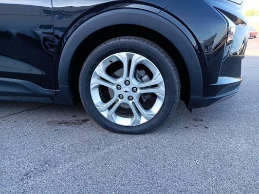 Mosaic Black Metallic 2023 Chevrolet Bolt EUV FWD LT