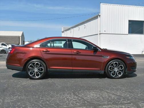 2016 Ford Taurus SHO