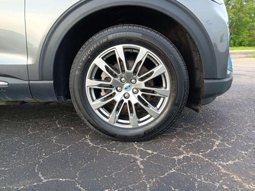Carbonized Gray Metallic 2025 Ford Explorer Active
