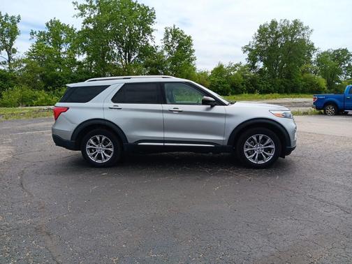 Silver Metallic 2023 Ford Explorer Limited