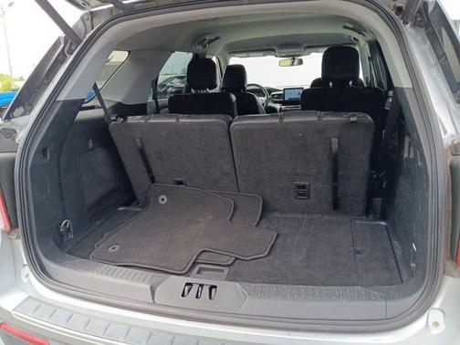 Silver Metallic 2023 Ford Explorer Limited