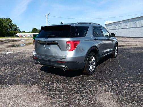 Silver Metallic 2023 Ford Explorer Limited