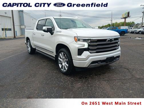 Iridescent Pearl Tricoat 2023 Chevrolet Silverado 1500 High Country