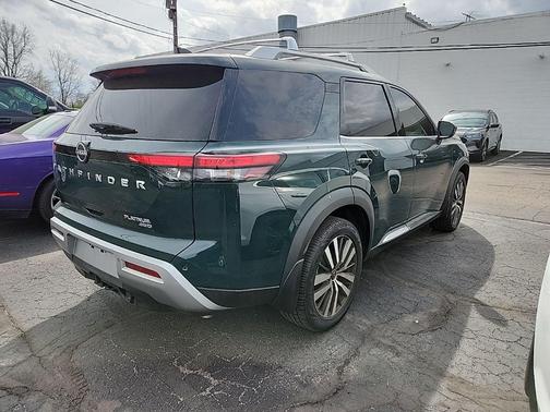 2022 Nissan Pathfinder Platinum 4WD