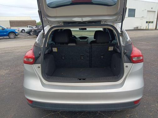 Ingot Silver 2015 Ford Focus SE