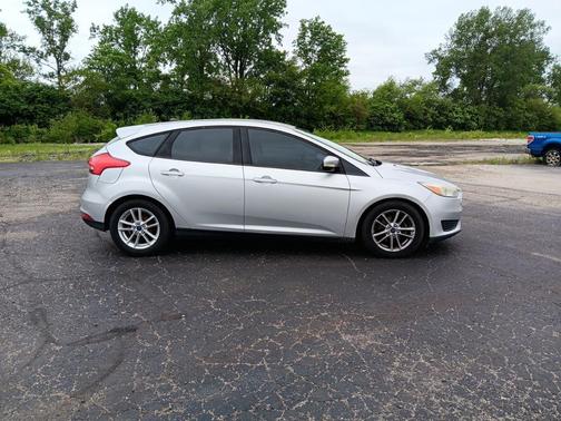 Ingot Silver 2015 Ford Focus SE
