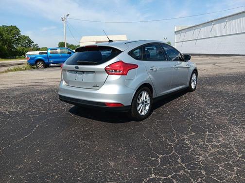 Ingot Silver 2015 Ford Focus SE