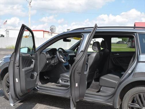 2022 Volkswagen Tiguan 2.0T SE R-Line Black 4MOTION