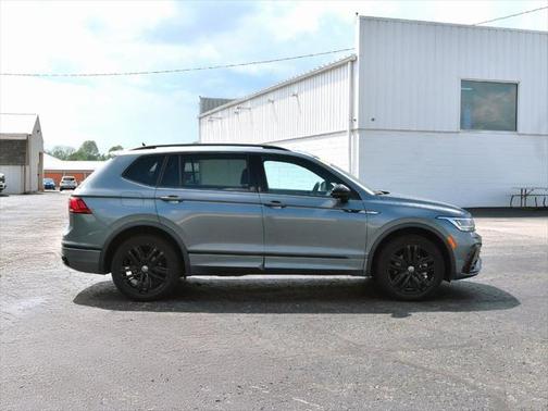 2022 Volkswagen Tiguan 2.0T SE R-Line Black 4MOTION