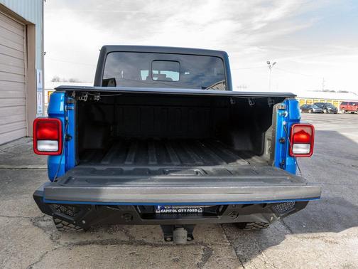 2022 Jeep Gladiator Overland