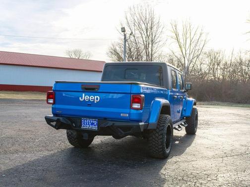 2022 Jeep Gladiator Overland