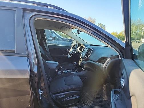 2016 Jeep Cherokee Altitude
