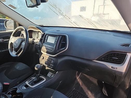 2016 Jeep Cherokee Altitude