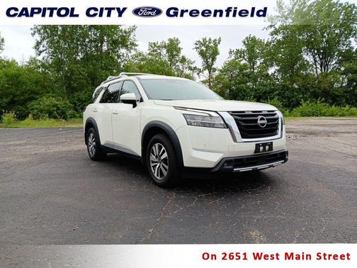Pearl White Tricoat 2023 Nissan Pathfinder SL 4WD