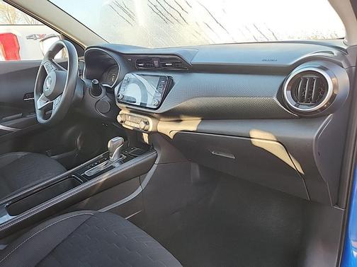 Electric Blue/Super Black 2021 Nissan Kicks SV