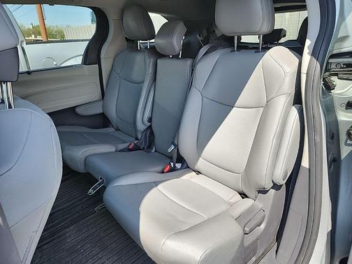 Celestial Silver Metallic 2021 Toyota Sienna XLE 8 Passenger