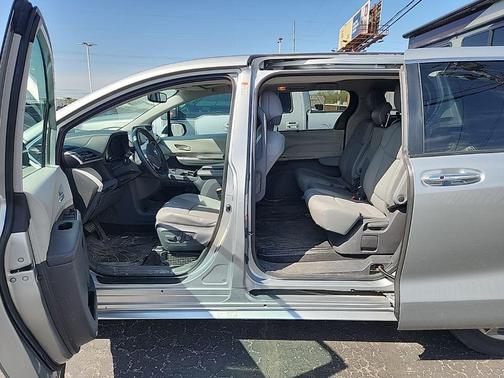 Celestial Silver Metallic 2021 Toyota Sienna XLE 8 Passenger