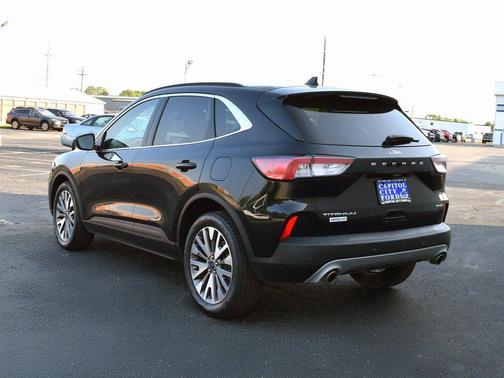 2022 Ford Escape Titanium