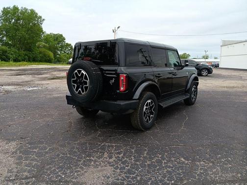 Shadow Black 2025 Ford Bronco Outer Banks