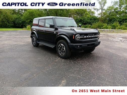 Shadow Black 2025 Ford Bronco Outer Banks