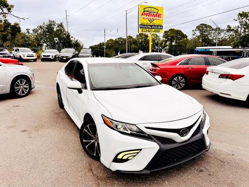 2020 Toyota Camry SE