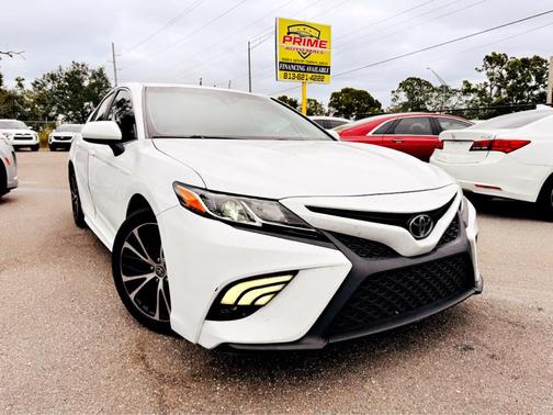 2020 Toyota Camry SE