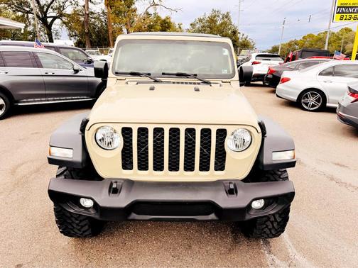 2020 Jeep Gladiator Sport